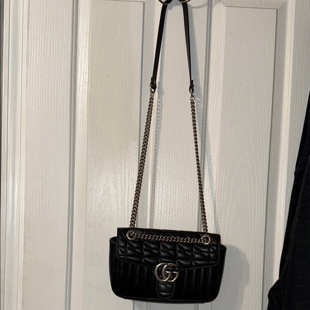 Elegant Authentic Gucci 🖤 Quilted Bag. No rips, no tears please see all photos. - Picture 7 of 12